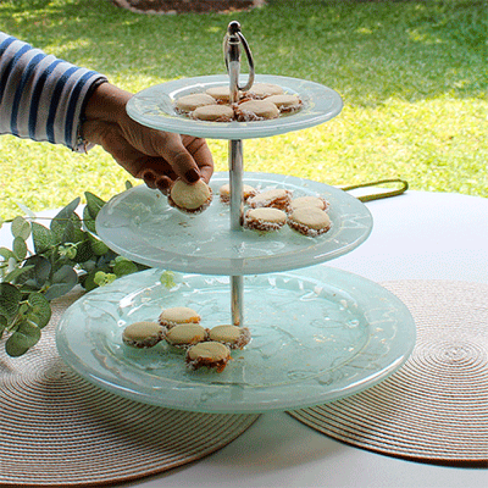 circular three-tier tray mariposa blanca
