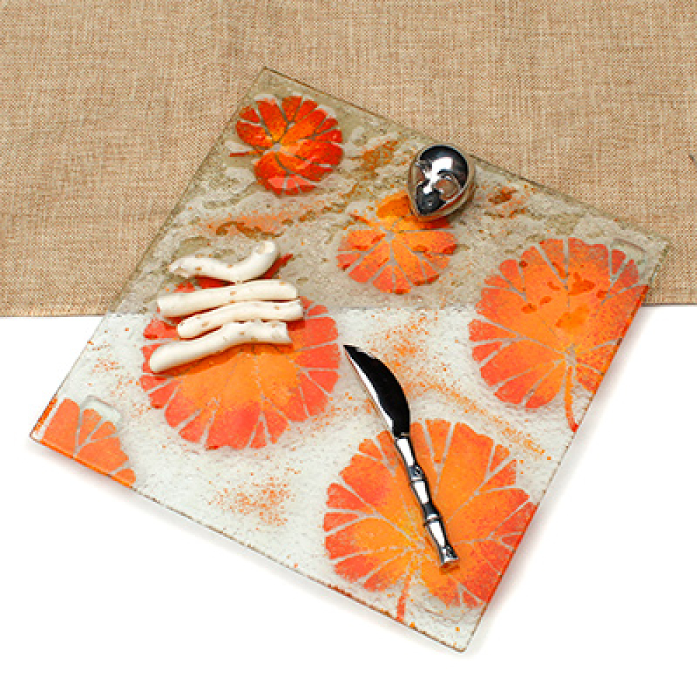 hojas oto&ntilde;ales serving board