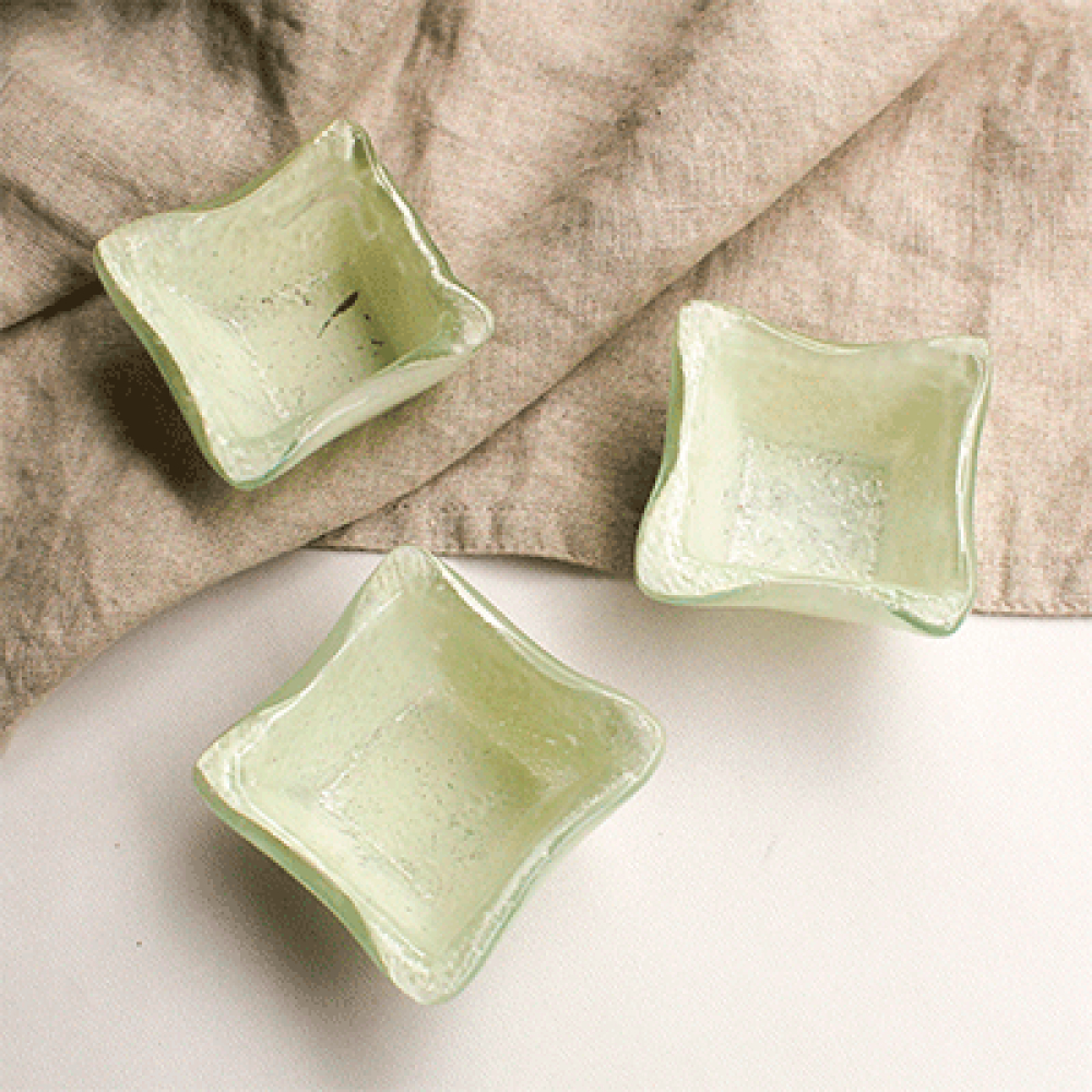 Set of 3 white rustic dipping bowl