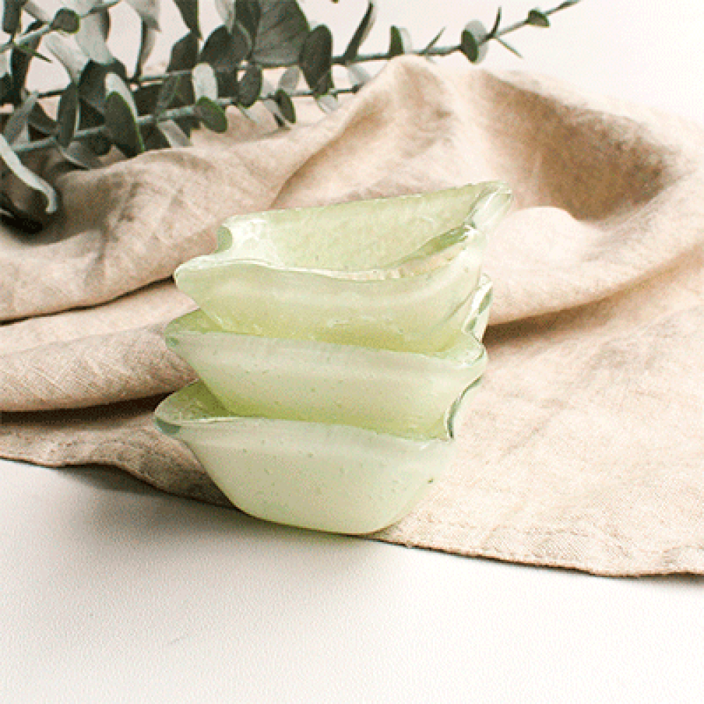 Set of 3 white rustic dipping bowl