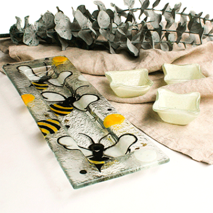 serving platter bocaditos abejas and 3 dipping bowl